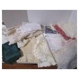 LINENS & TABLE RUNNERS