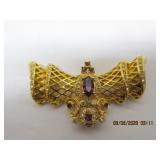 GOLD TONE OPEN SCROLL BROOCH