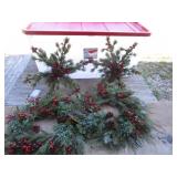 NICE CHRISTMAS DECOR & LARGE TOTE