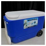 Nice IGLOO 38~quart wheeled Cooler