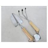 New wooden handle Garden Cultivator & Trowel
