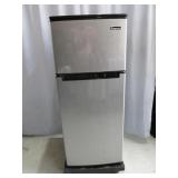 Nice & clean Magic Chef mini Fridge