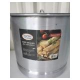 Huge 32 quart Steamer Pot