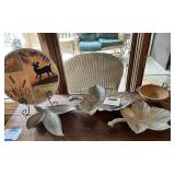 5 Decor Pcs on Table