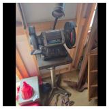 Delta Bench Grinder with Wire Wheel and Grinding S