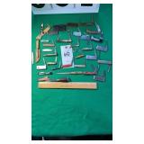 20 +- Pin and Souvenir Knives