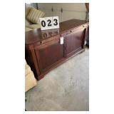 60ï¿½x 20ï¿½ x 30ï¿½ tall wood TV entrainment table
