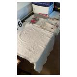 2 table cloths, 4 place mats and table center