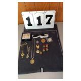 15 jewelry items