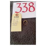 Lady's 14 kt gold ring 1.6 grams with a very