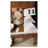Covington 4 - 5 pc place setting plus 12' platter