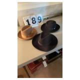 3 Men felt hats size medium