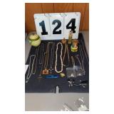 Ladies jewelry 15+- items