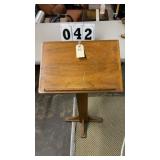 Adjustable wooden speaker stand