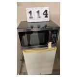 Toshiba microwave 20 inches x 12 does work