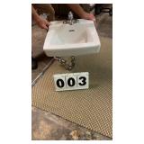 Single bath sink