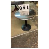 27 inch diameter metal table
