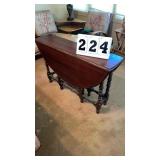 Drop leaf table 4 foot diameter.