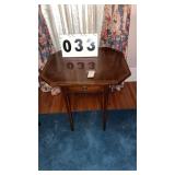 - drop leaf table -