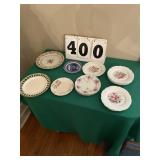 12 assorted plates ( 5 matching, 2 matching and 5