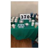 28 assorted glass items (cups, drink glasses,