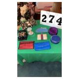 9 items includes ladyï¿½s chain purses, jewelry