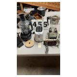 6 kitchen items (blender, food processor,