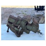 4 in Vise