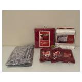 Tablecloths, Napkins & Kitchen Mats