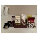 Watches, Brooches & Keychains