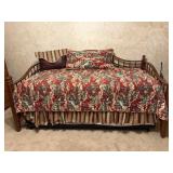 Wood Daybed with Trundle