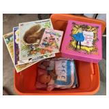 Vintage Toys: Barbie Doll Case, Dolls, Puzzles, et