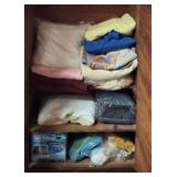 Contents: Blankets, Bedding, Humidifier