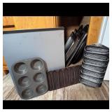 Cornbread Muffin Pan & Baking Sheets