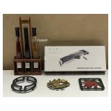 Mandoline, Trivets & Oil & Vinegar Set