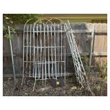 Metal & Plastic Trellis & Yard Decor