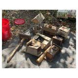 Birdhouses & Bird Feeders