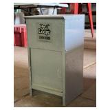 Pet Lodge Dog Feeder