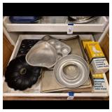 Cake Pans, Bundt Pans, Baking Sheets