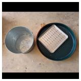 Midland Galvanized Bucket OrangeGreen Trays Set