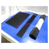 LOT, 5 PCS ASST SIZE RUBBER BAR MATS