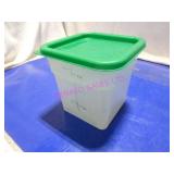 LOT, 7 PCS 4QT INGREDIENT MEASURE BINS W/ 5 LIDS