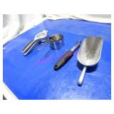 LOT, 1 BIN ASST KITCHEN SUPPLIES  NOTES!