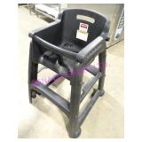 1X, RUBBERMAID MICROBAN PLASTIC CHAIR FOR KIDS