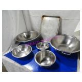 LOT, 13PC, 4 S/S BAKE TRAY & 9 ASST MIX BOWL