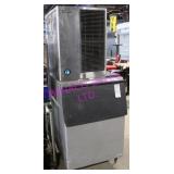 1X, HOSHIZAKI 76"H ICE MACHINE KM501-MAH