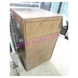 1X, 24"X42.5"T WOOD GARBAGE STATION