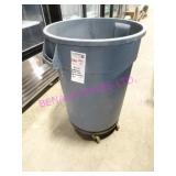 1X, 22"DX32"T RUBBERMAID BRUTE 32GAL PORTA GARBAGE