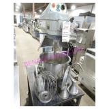 1X, GLOBE SP20 20QT MIXER W/ 3 ATTACHMENTS NOTE