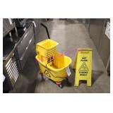 1X, PORTA MOP BUCKET W/ 1 WET FLOOR SIGN